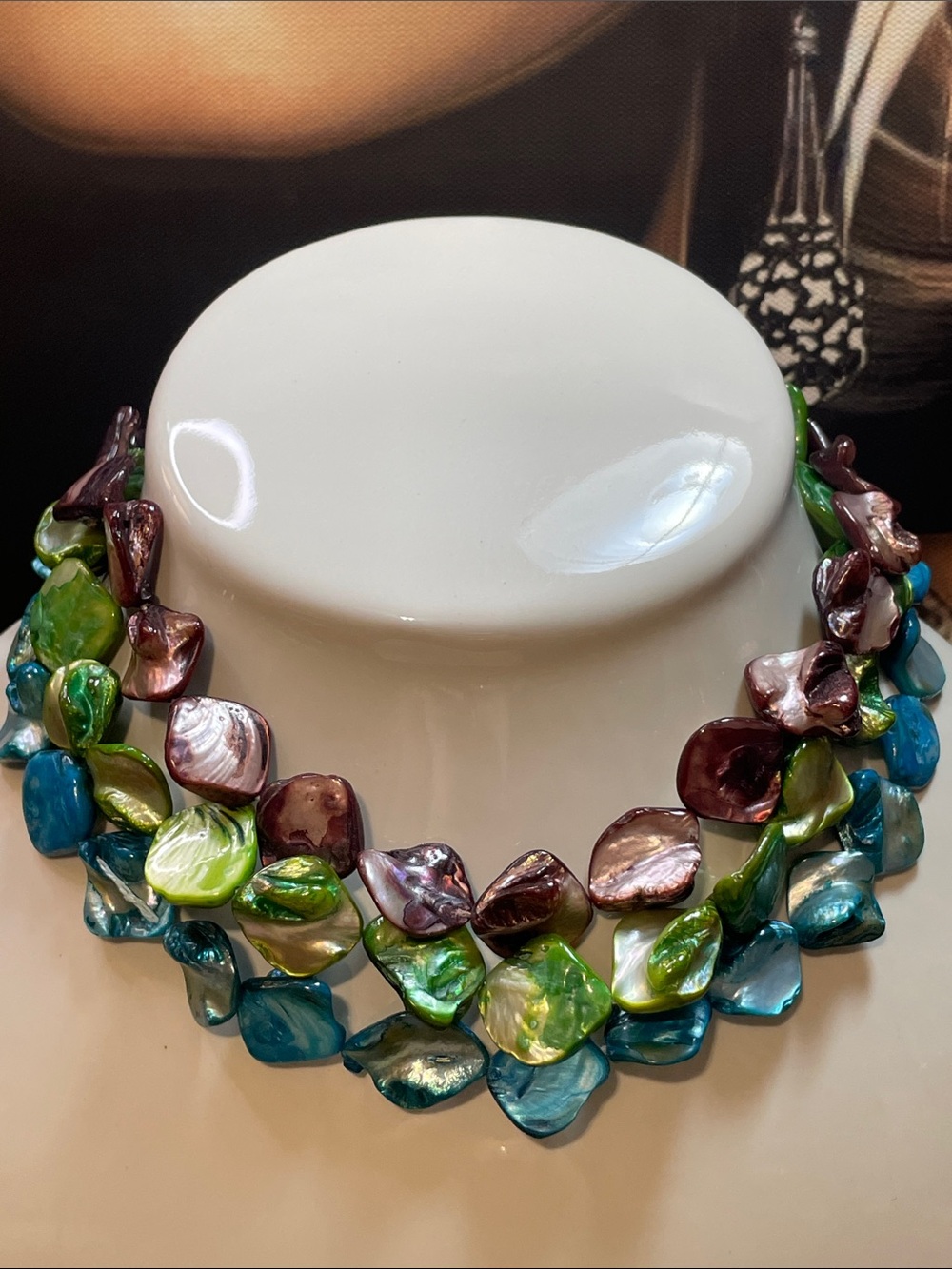 Multi-Color Shell Statement Necklace 16”